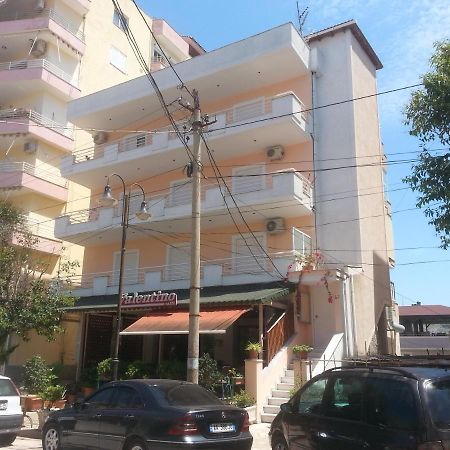Christos Apartments Sarandë Exteriör bild