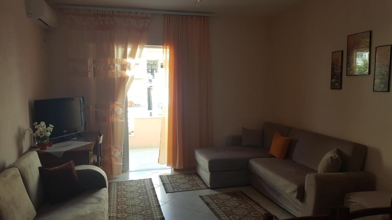Christos Apartments Sarandë Exteriör bild