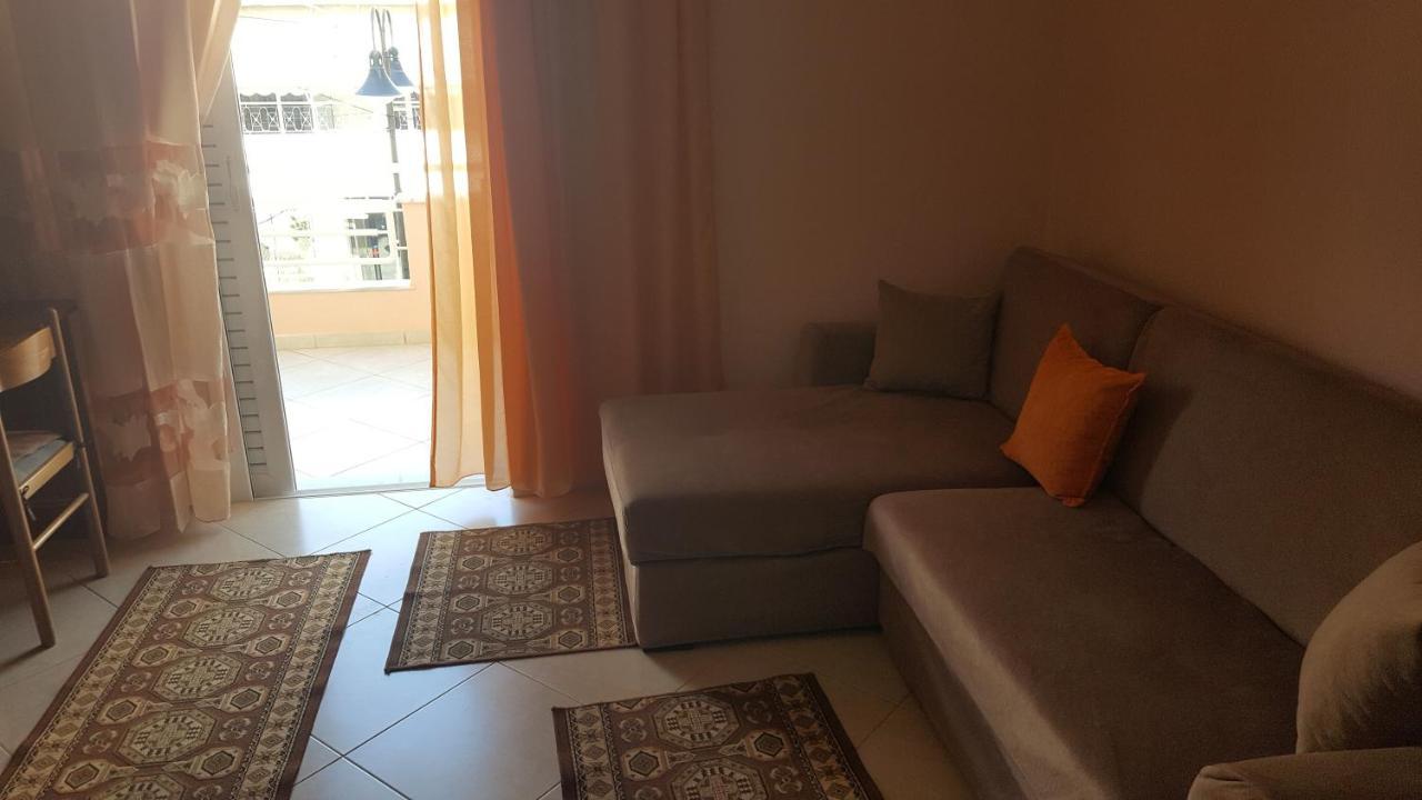 Christos Apartments Sarandë Exteriör bild