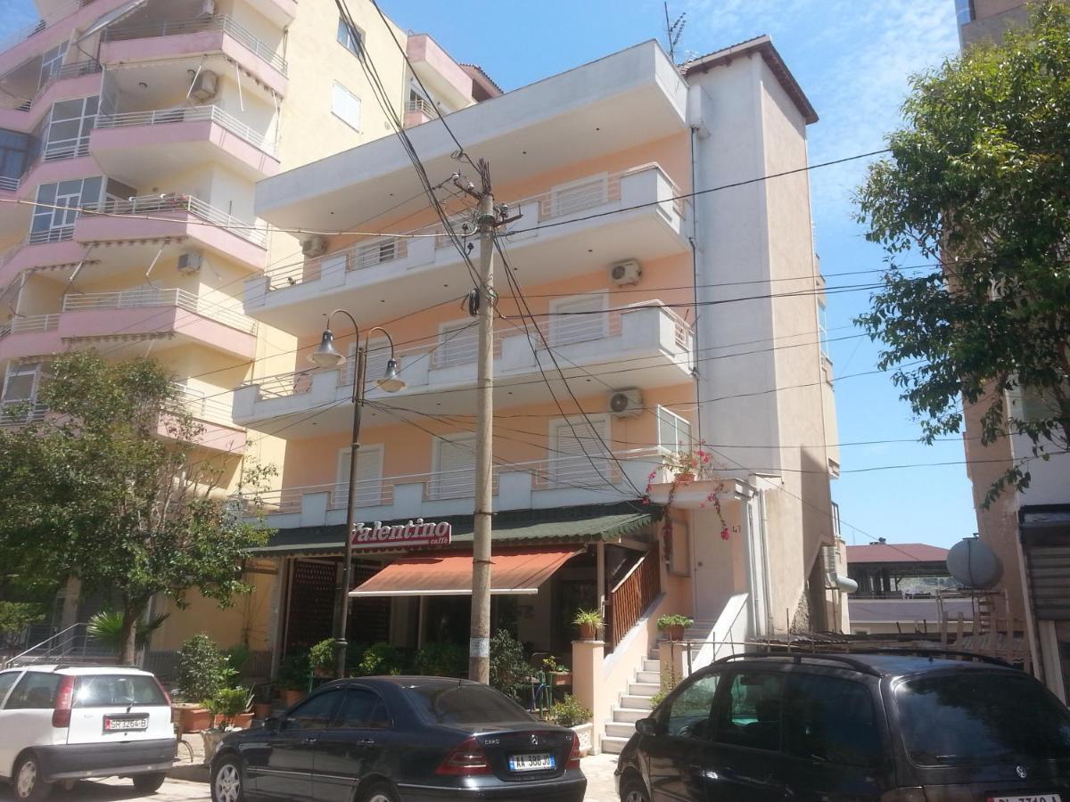 Christos Apartments Sarandë Exteriör bild